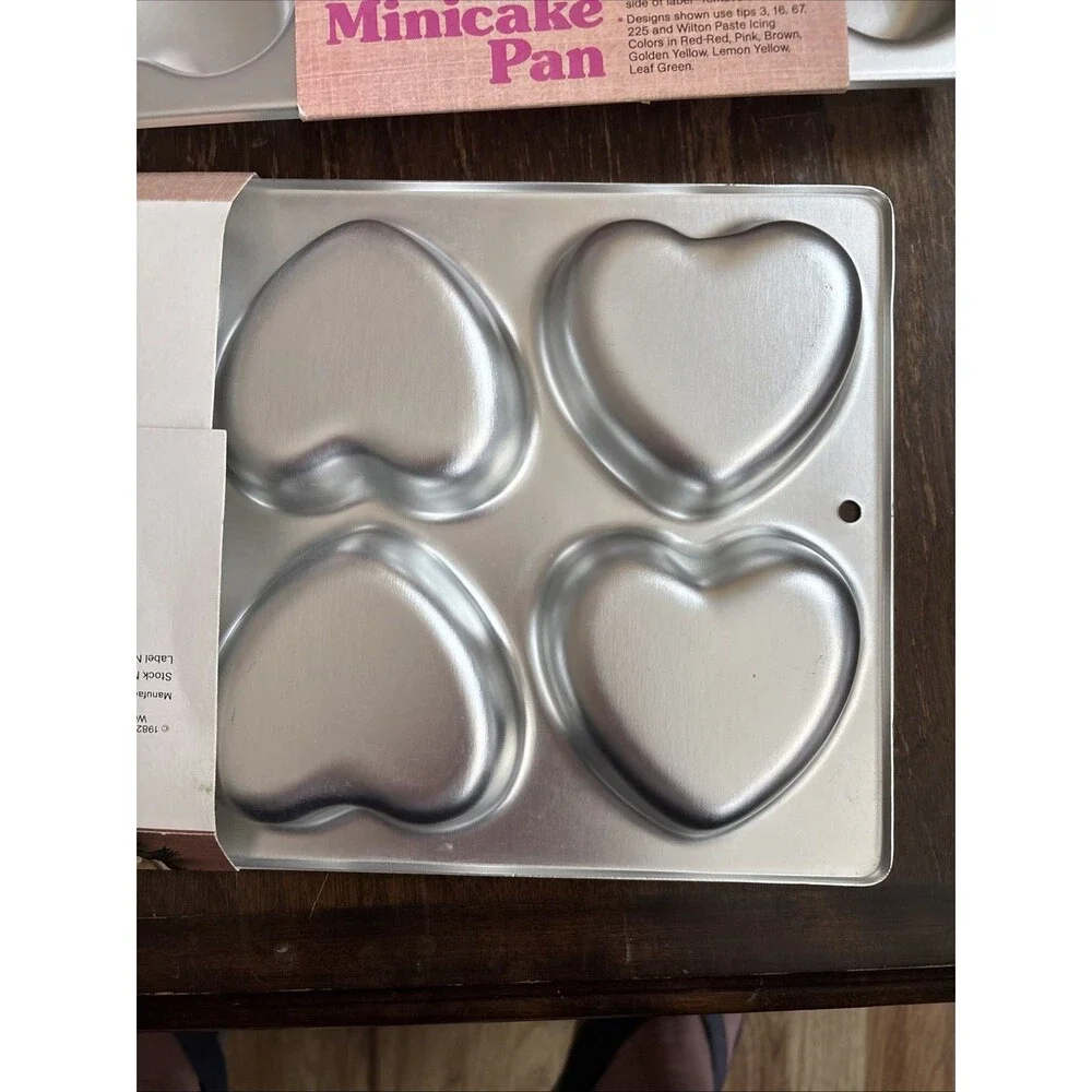 Vintage Wilton Heart Mini cake Pan Set Of 2 Aluminum Cake Baking Pans New